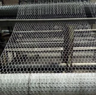 custom barbed fence wire